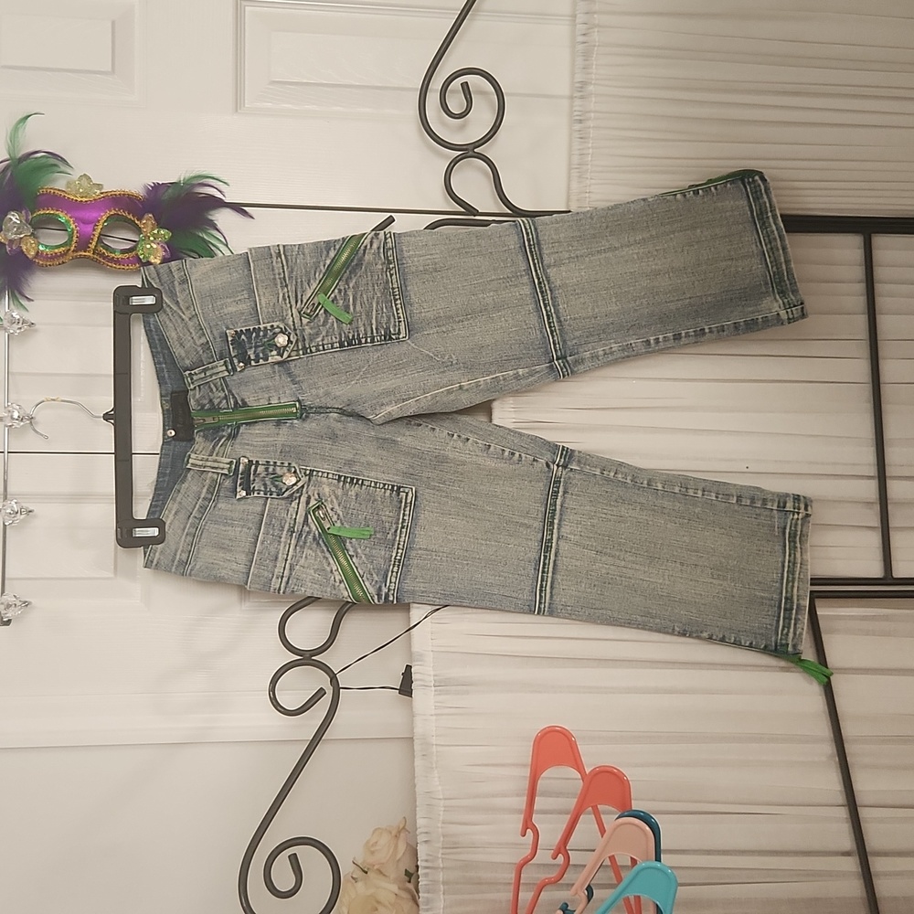 Y2k style Crest capris